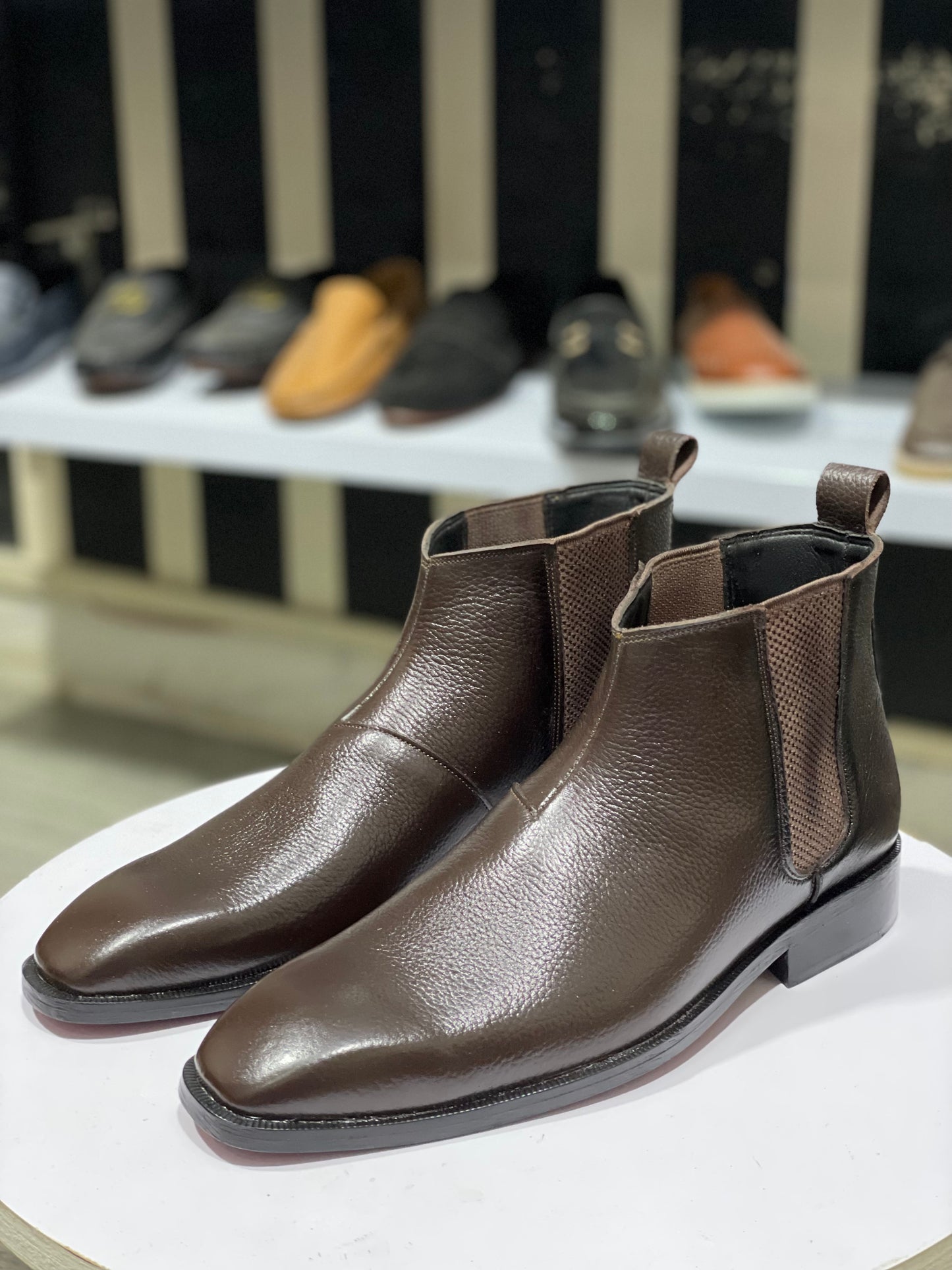 BROWN BOOT