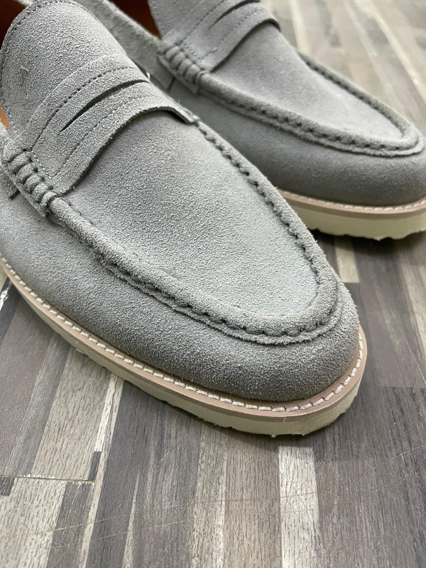 GREY STRAP MOCCASIN