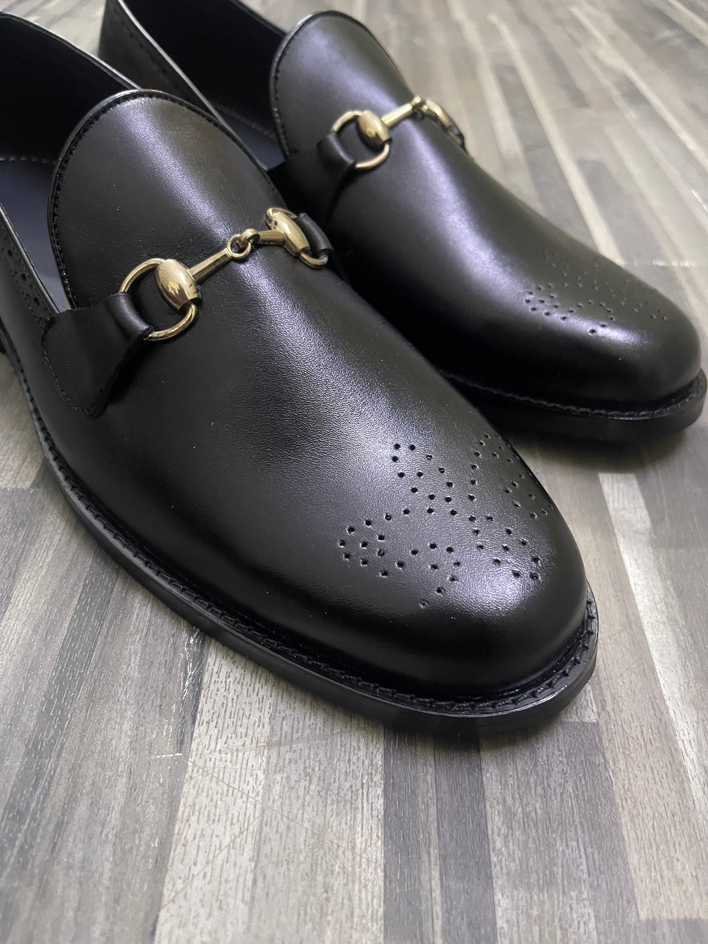 TOE BROGUE-BLK-8051