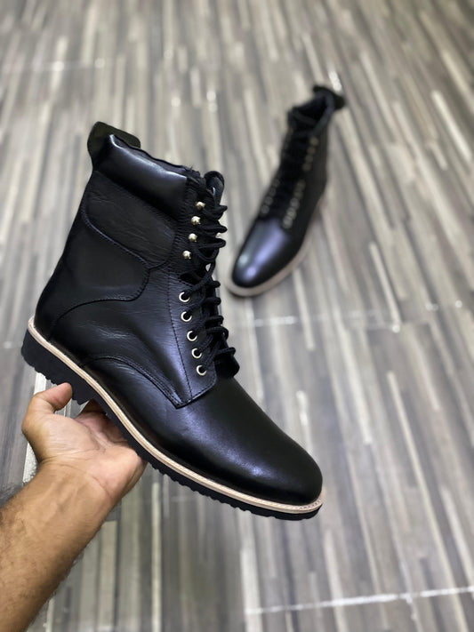 Black Boot with laces